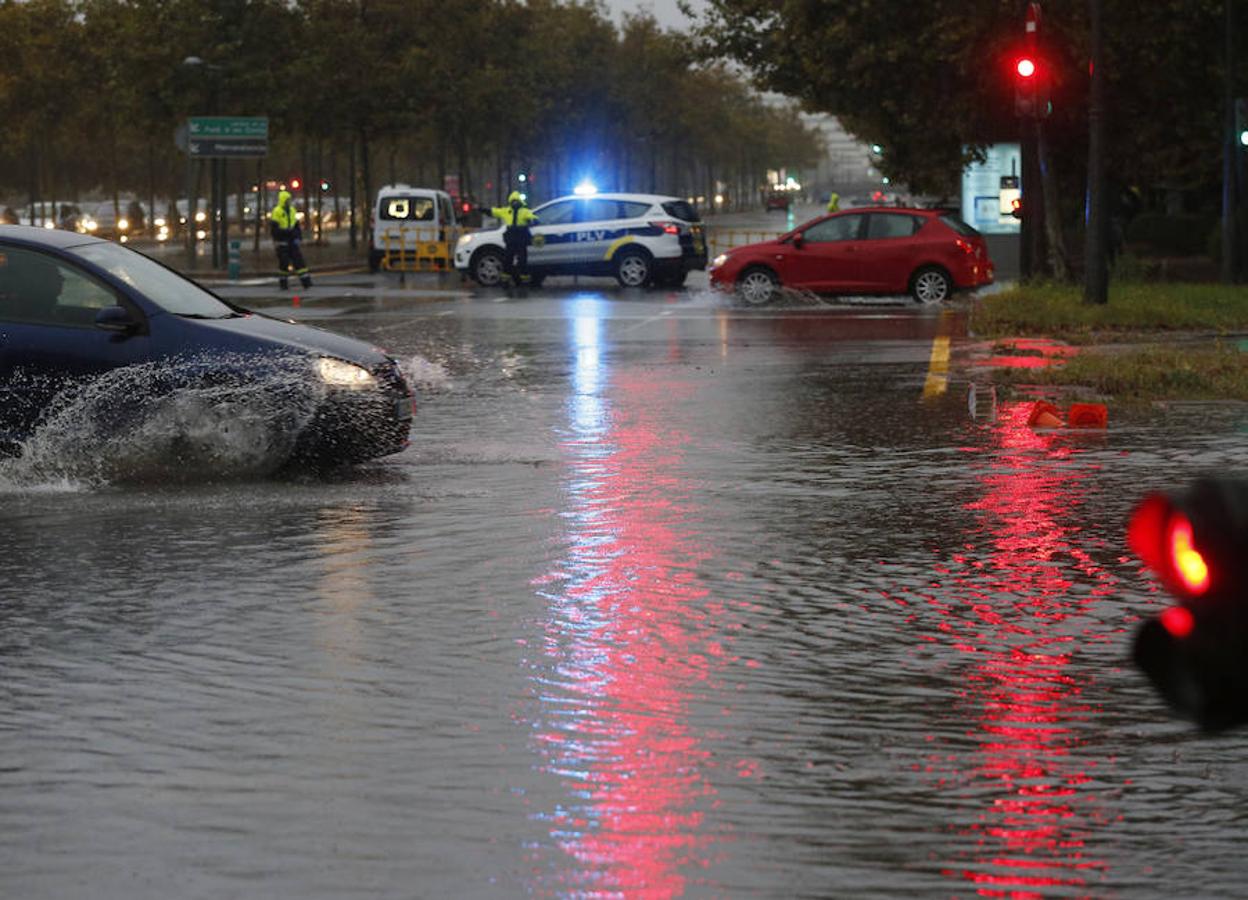 El bulevar sur, inundado por la gota fría.