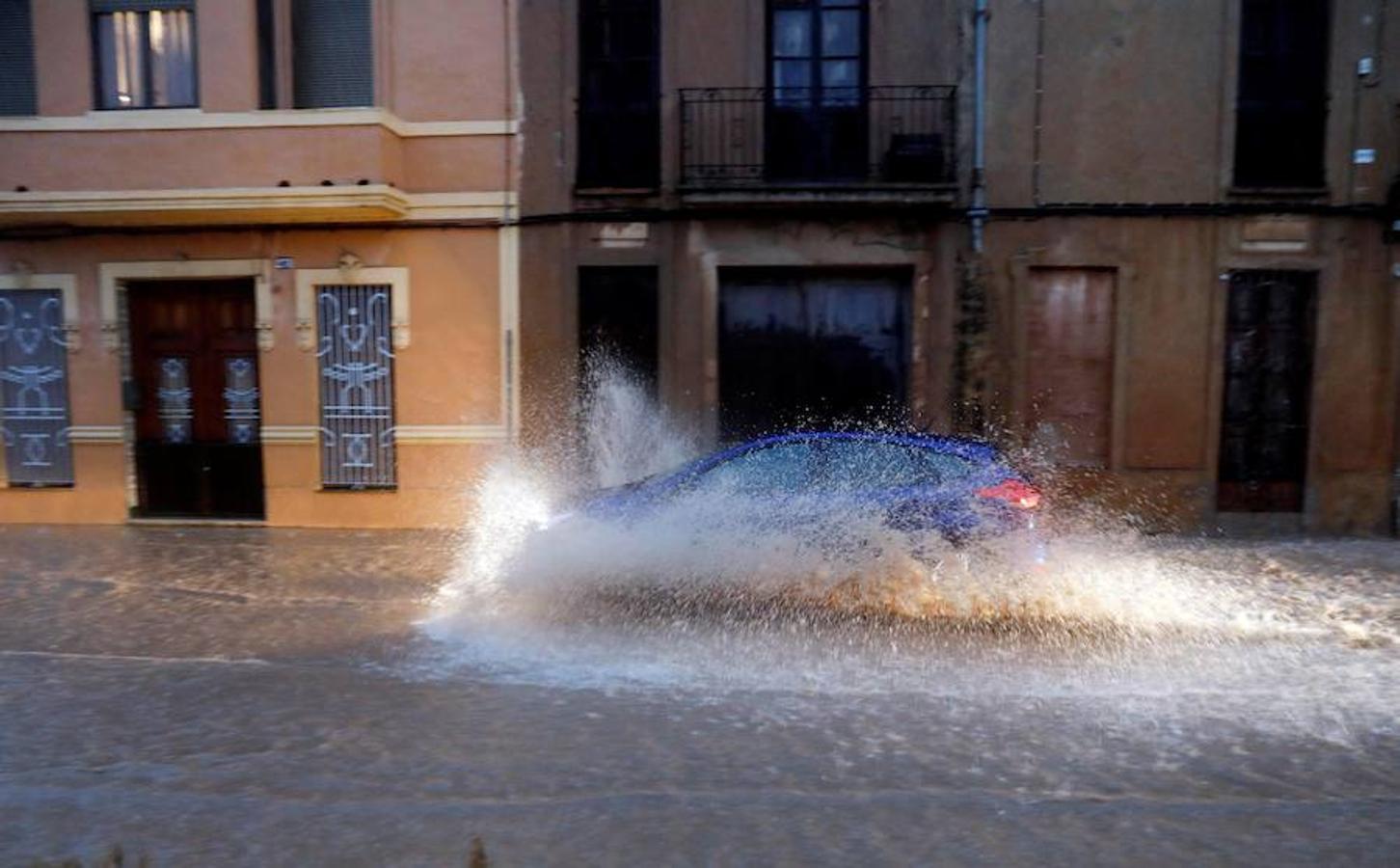 La ciudad de Valencia, inundada por la gota fría.