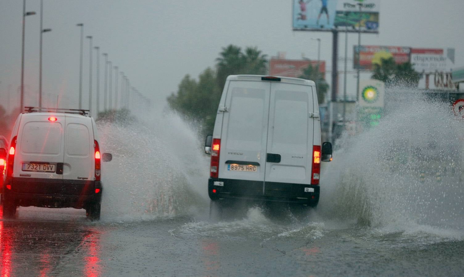 La Pista de Silla, cortada al tráfico por embolsamiento de agua.