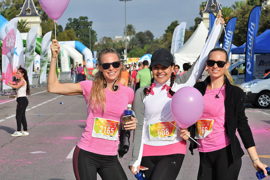 Un total de 10.049 personas han participado en 'Valencia contra el Cáncer' este 21 de octubre, una III edición de récord que ha logrado recaudar 50.245€ para luchar contra la enfermedad. En lo que llevamos de 2018, RunCáncer ya alcanza los 255.556€ de recaudación que se destinarán íntegramente a proyectos de investigación oncológica