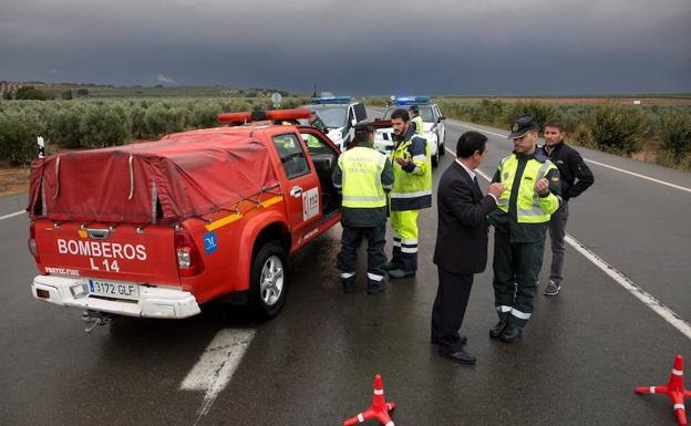 Imagen principal - Hallan muerto al bombero desaparecido por las inundaciones en Málaga