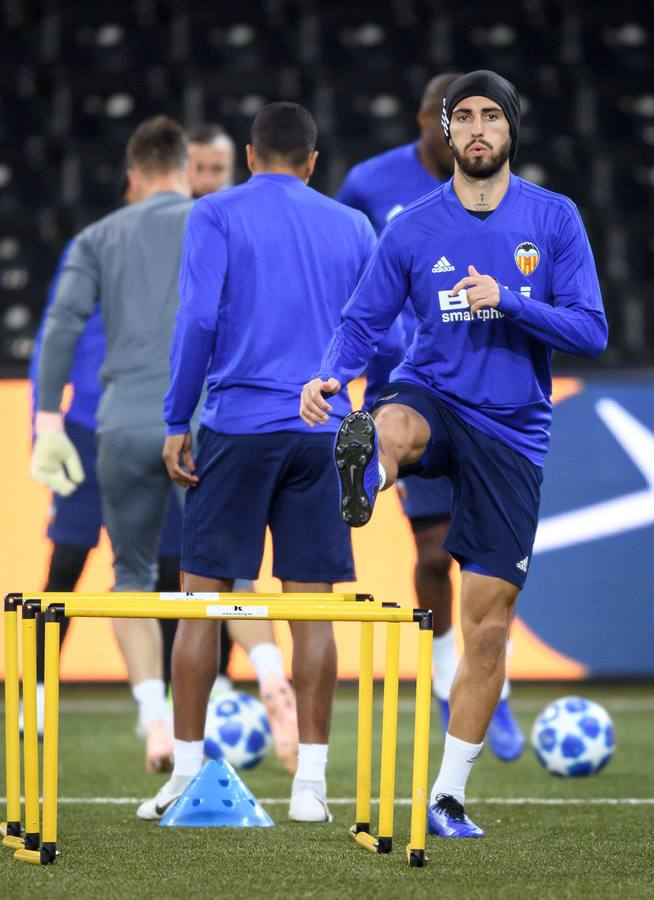 Entrenamientos y ruedas de prensa del Valencia CF y el Young Boys previos al partido de Champions League del martes 23 de octubre (18:55 h).