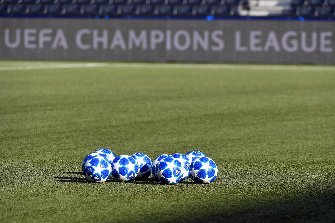 Entrenamientos y ruedas de prensa del Valencia CF y el Young Boys previos al partido de Champions League del martes 23 de octubre (18:55 h).