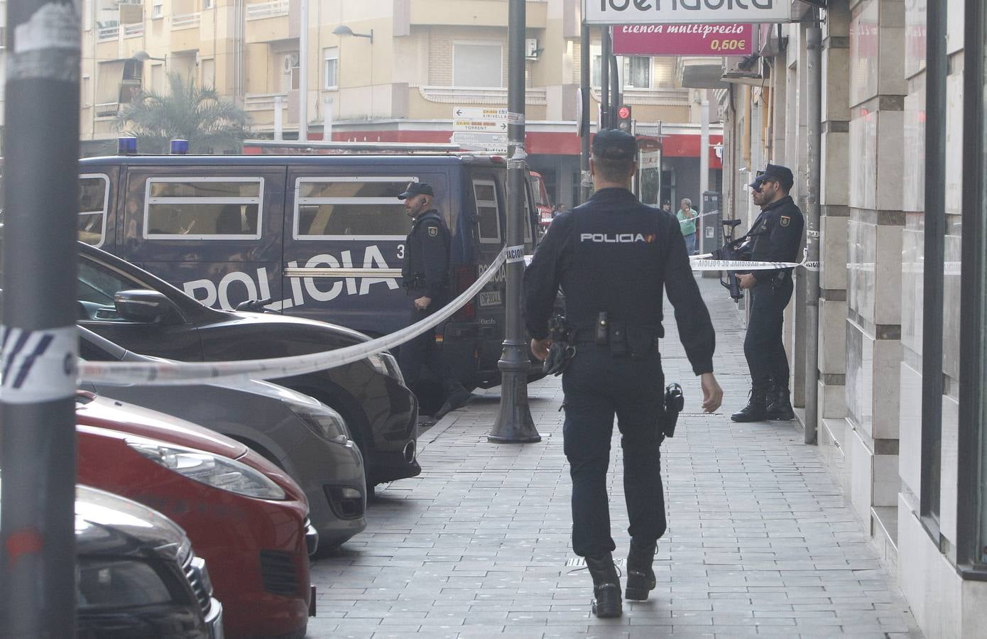 Fotos: La Policía detiene a dos yihadistas en Alaquàs y Cocentaina