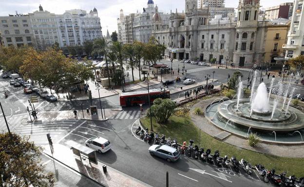 La reforma de la plaza del Ayuntamiento incluirá las peticiones de vecinos y comerciantes