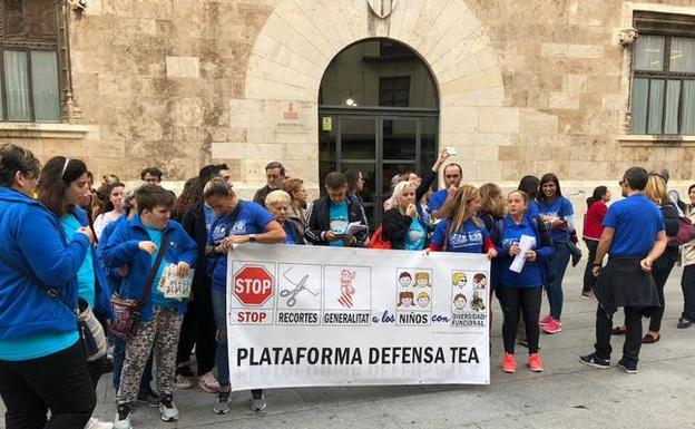 Protesta contra los recortes del Consell. 