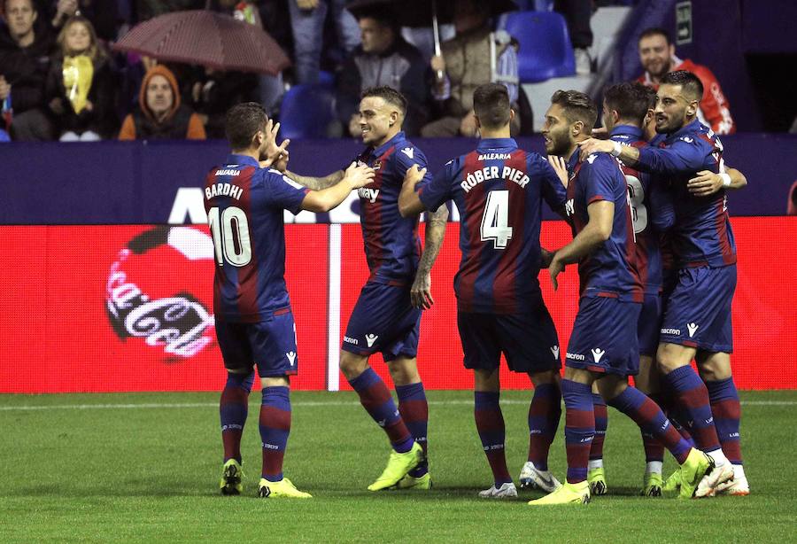 Estas son las imágenes que deja el partido de la jornada 10 de LaLiga en el Ciutat de València