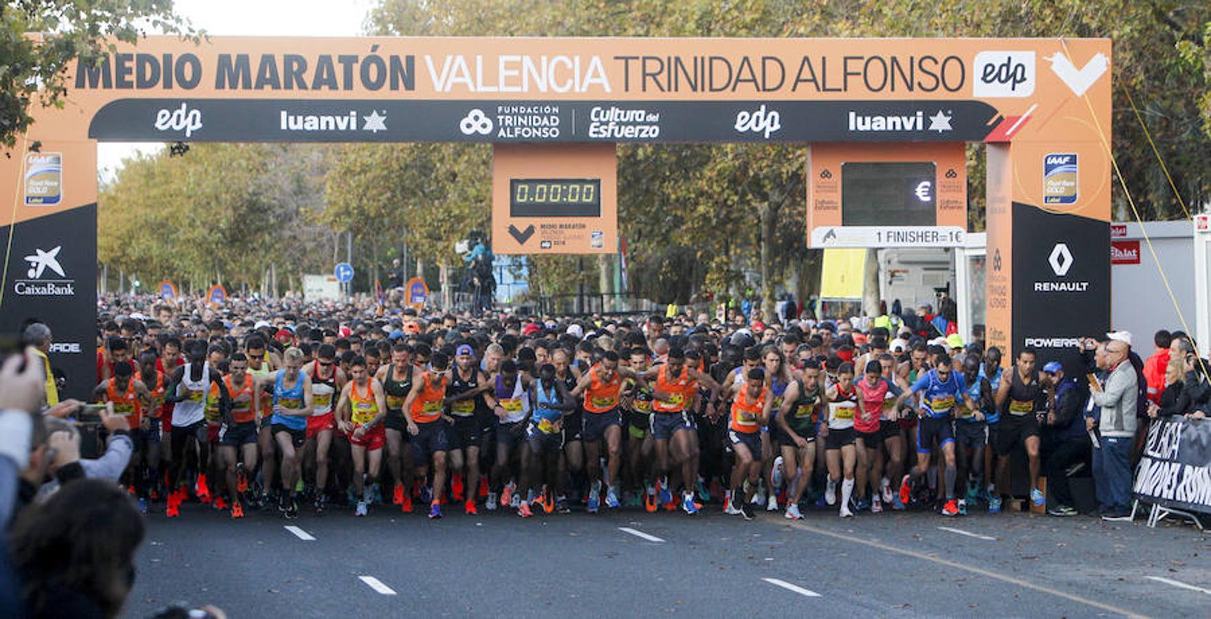 Más de 15.500 corredores participan en una prueba rapidísima que ya ostentaba el récord mundial femenino.