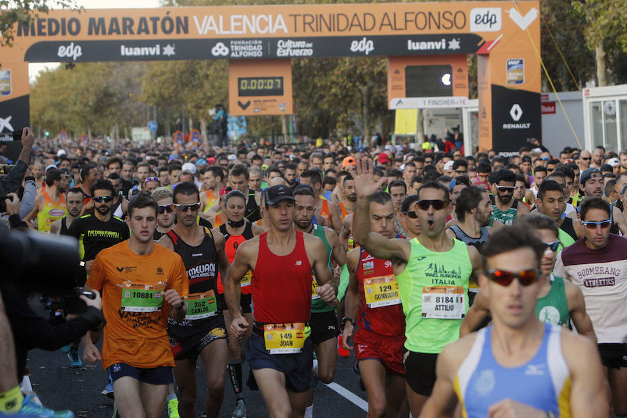 Más de 15.500 corredores participan en una prueba rapidísima que ya ostentaba el récord mundial femenino.