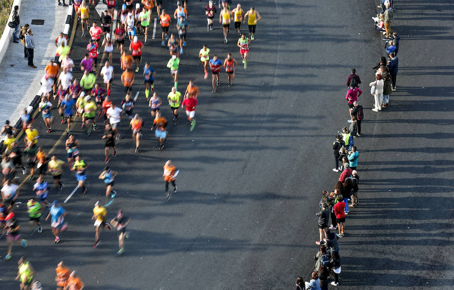 Más de 15.500 corredores participan en una prueba rapidísima que ya ostentaba el récord mundial femenino.