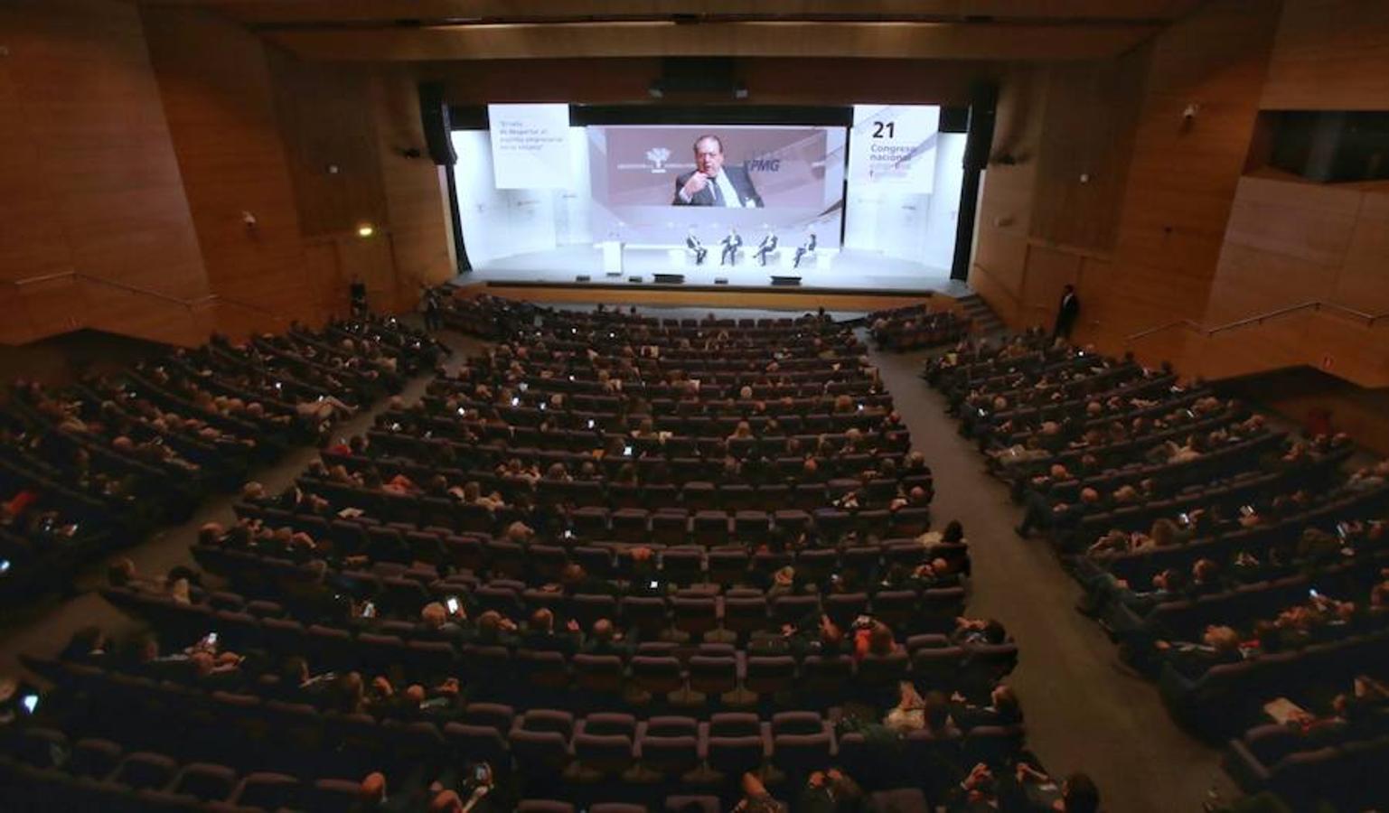 Fotos: El rey Felipe VI inaugura el XXI Congreso Nacional de Empresa Familiar en Valencia