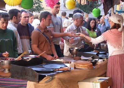 Imagen secundaria 1 - Anteriores ediciones de la Feria de Todos los Santos de Cocentaina.