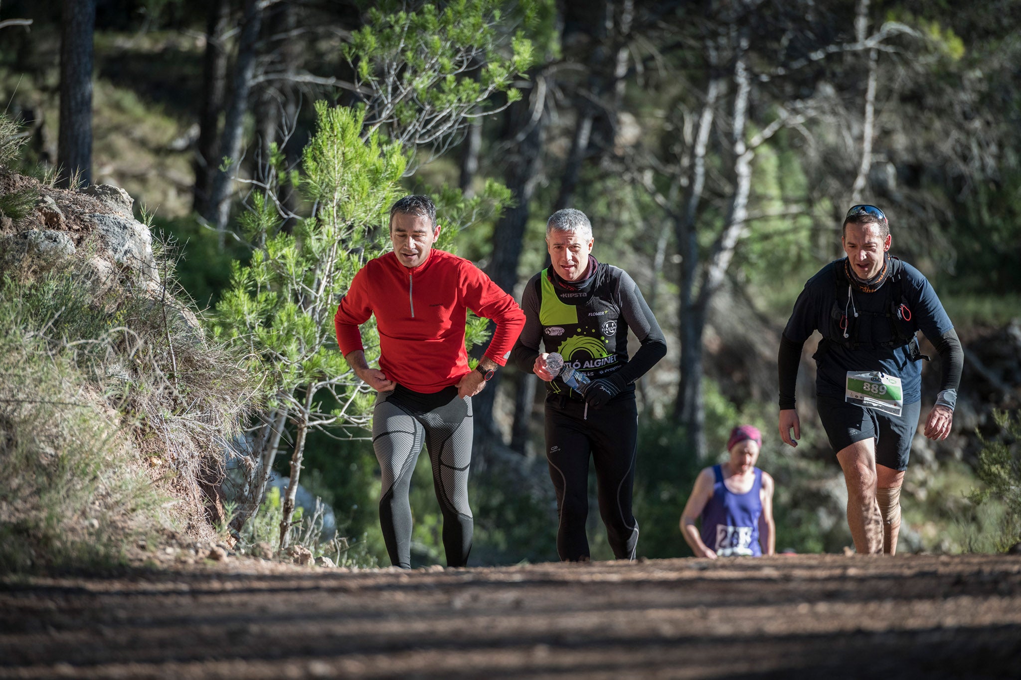 Galería de fotos de la carrera de treinta kilómetros celebrada el domingo 4 de noviembre en el Trail de Montanejos.