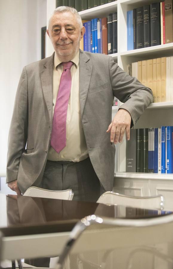 Fotos: Joaquín Borrell, el notario más antiguo de Valencia.