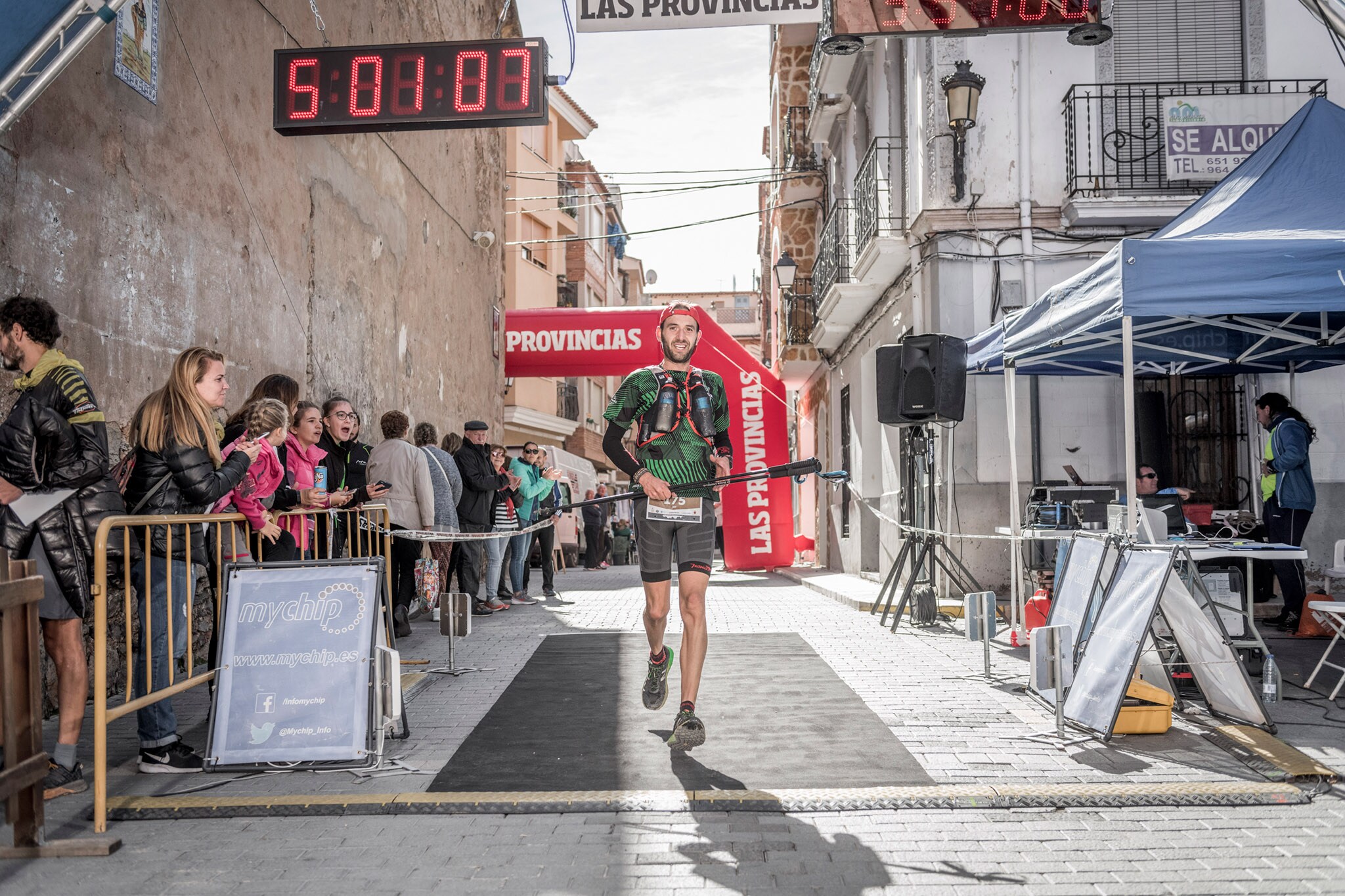 Galería de fotos de la llegada a meta de la carrera de 55 kilómetros del Trail de Montanejos 2018 