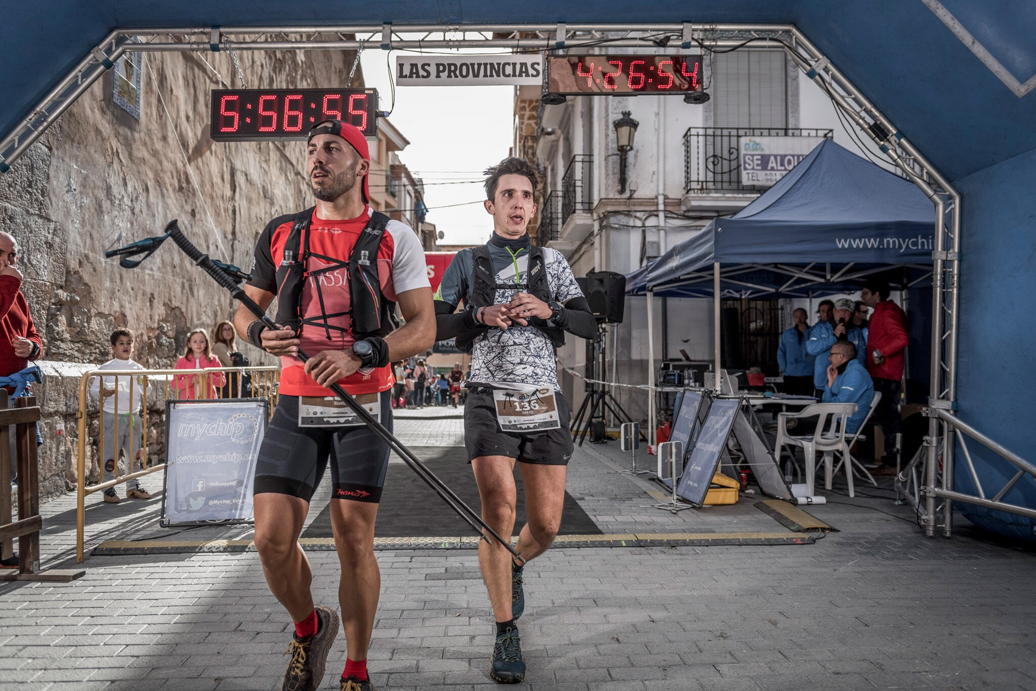 Galería de fotos de la llegada a meta de la carrera de 55 kilómetros del Trail de Montanejos 2018 