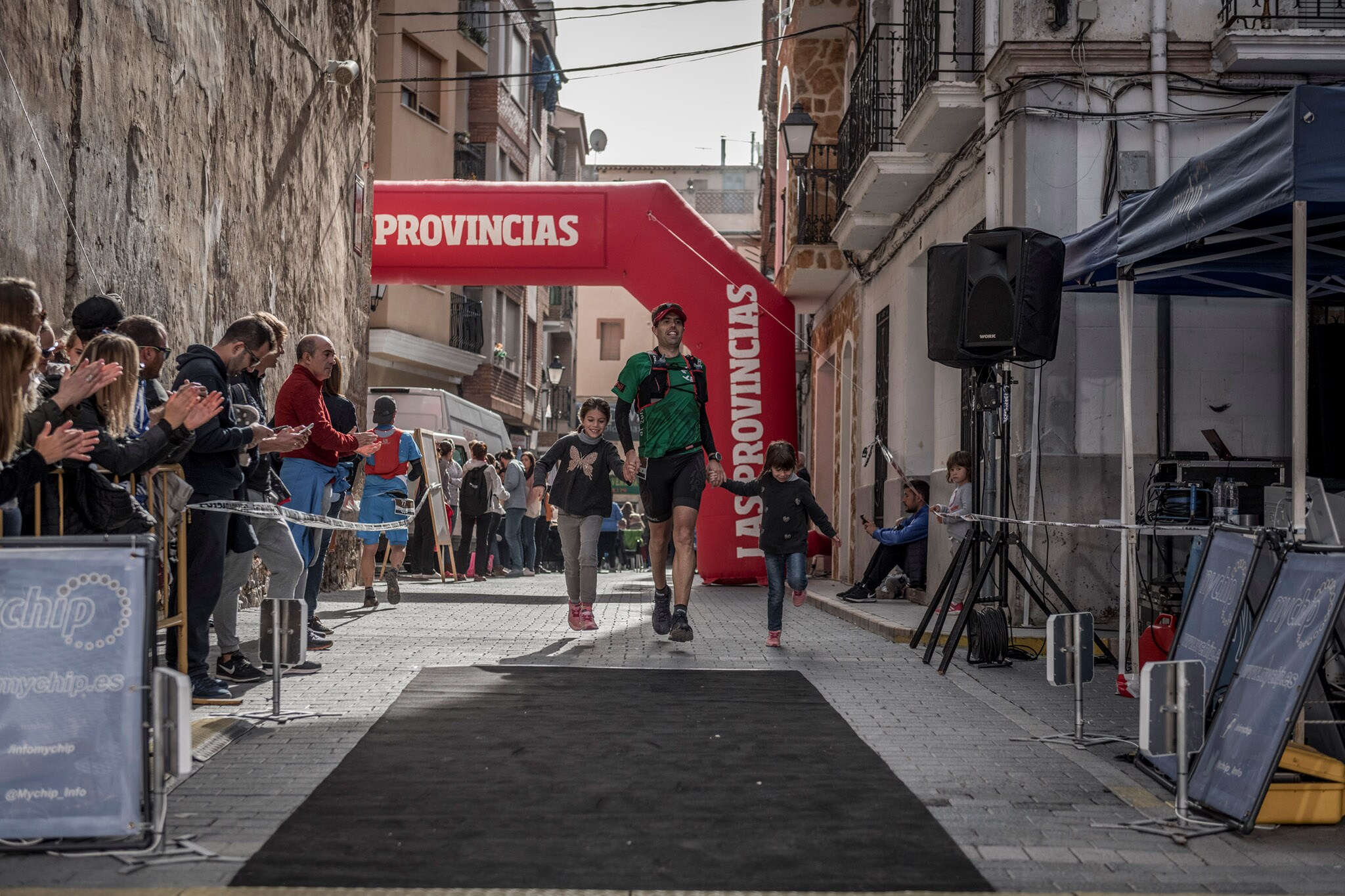 Galería de fotos de la llegada a meta de la carrera de 55 kilómetros del Trail de Montanejos 2018 