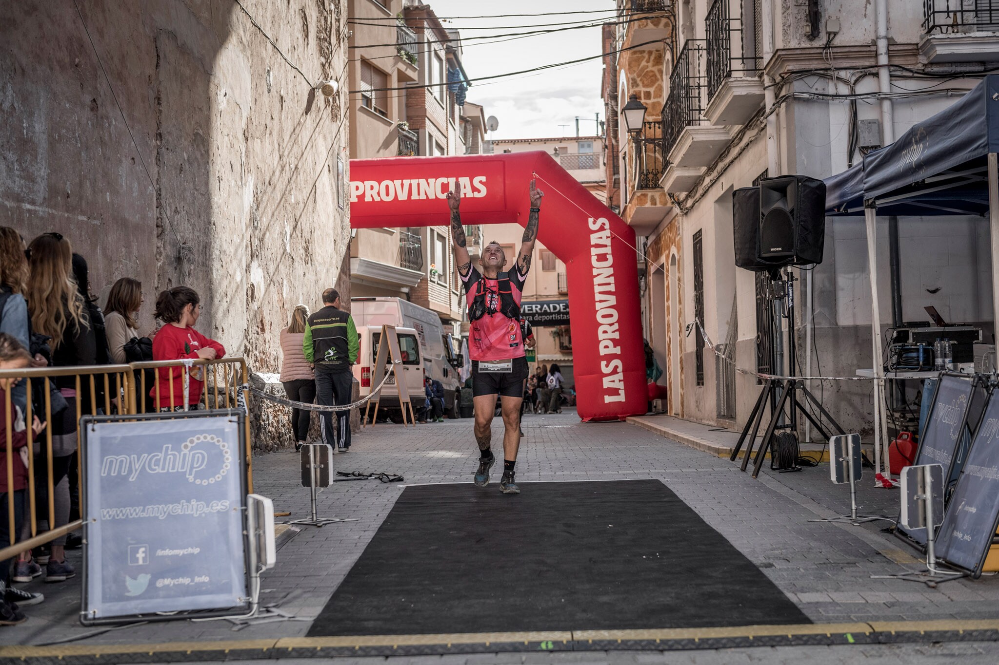 Galería de fotos de la llegada a meta de la carrera de 55 kilómetros del Trail de Montanejos 2018 