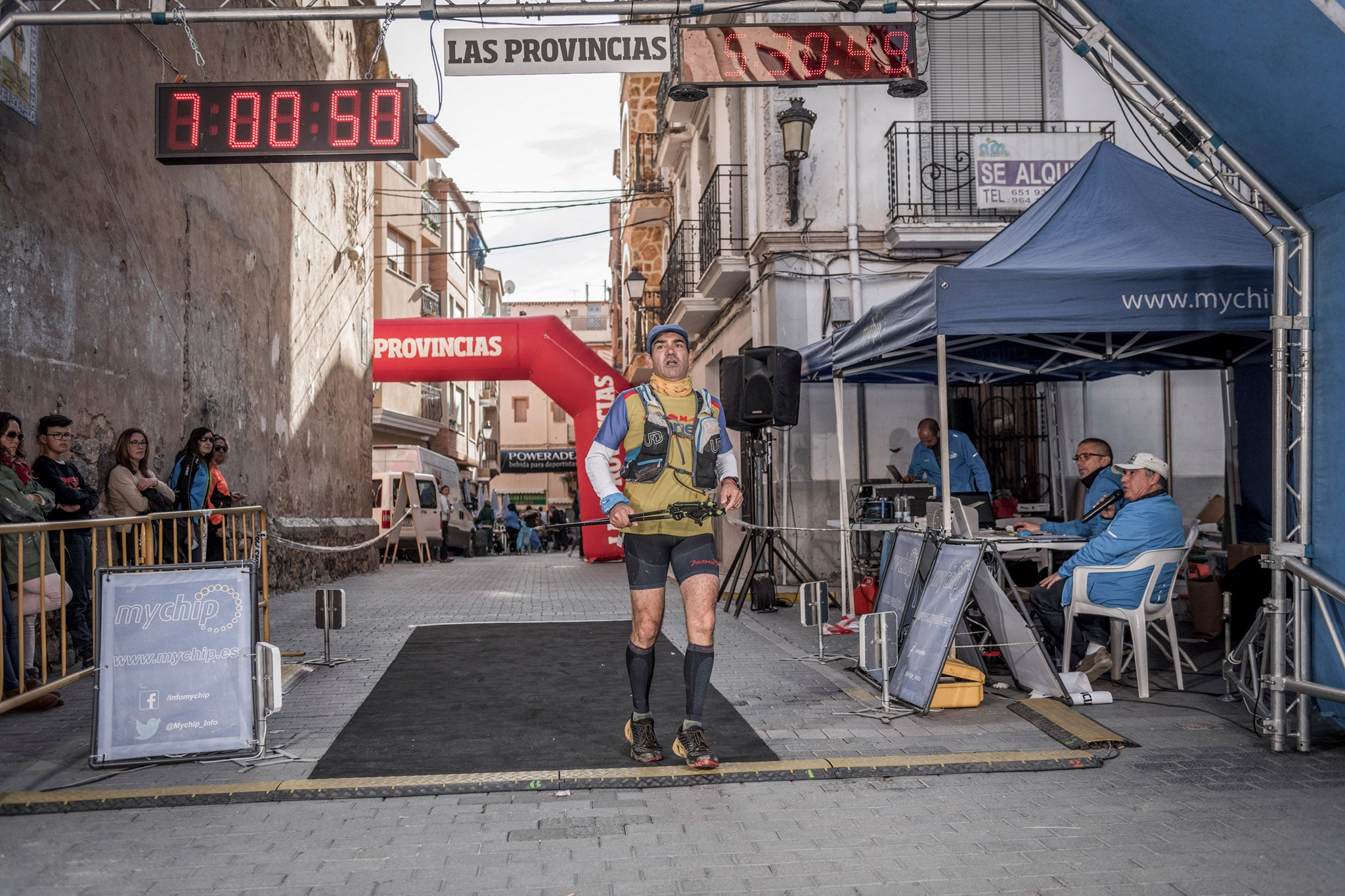 Galería de fotos de la llegada a meta de la carrera de 55 kilómetros del Trail de Montanejos 2018 