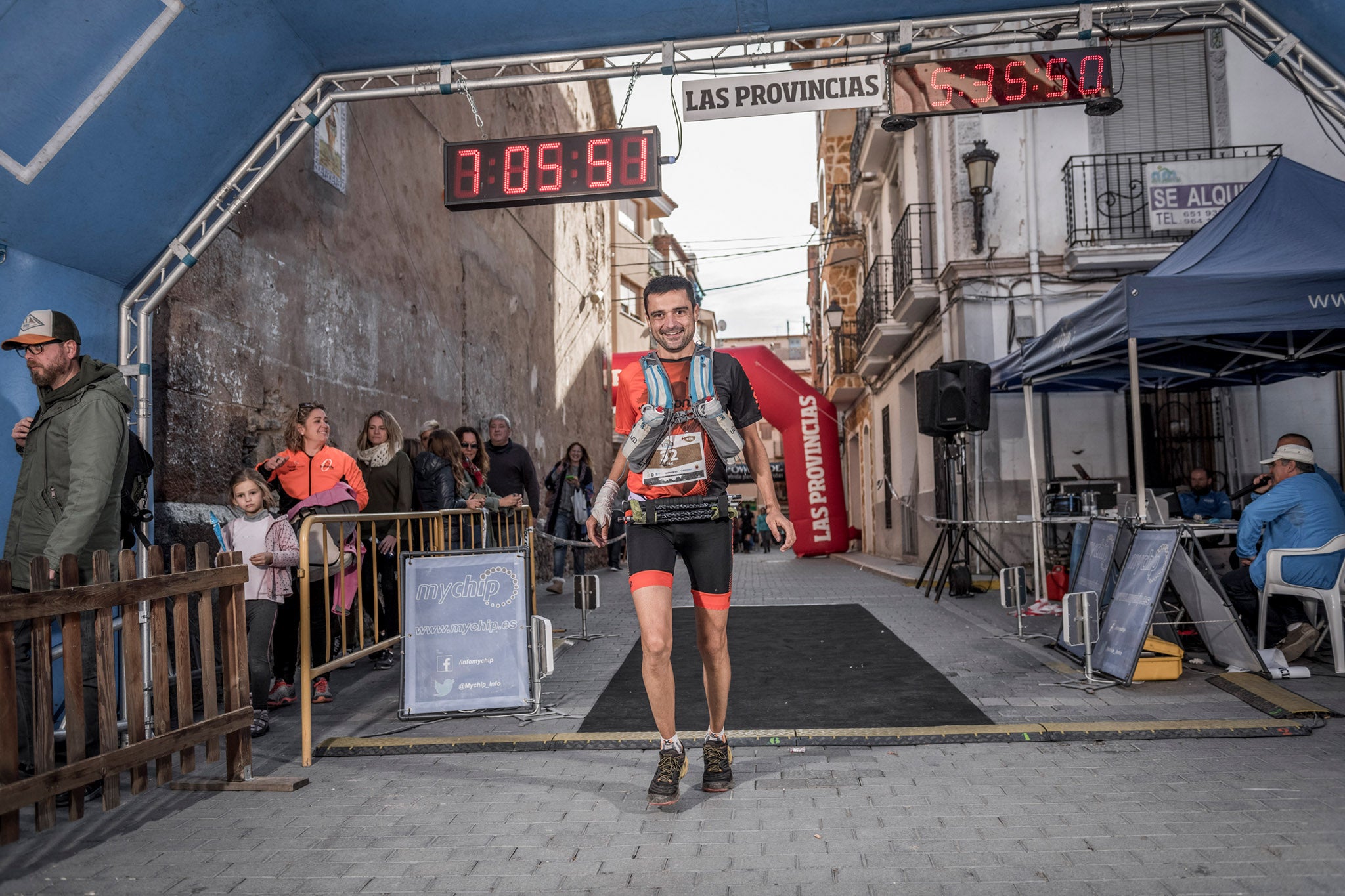 Galería de fotos de la llegada a meta de la carrera de 55 kilómetros del Trail de Montanejos 2018 