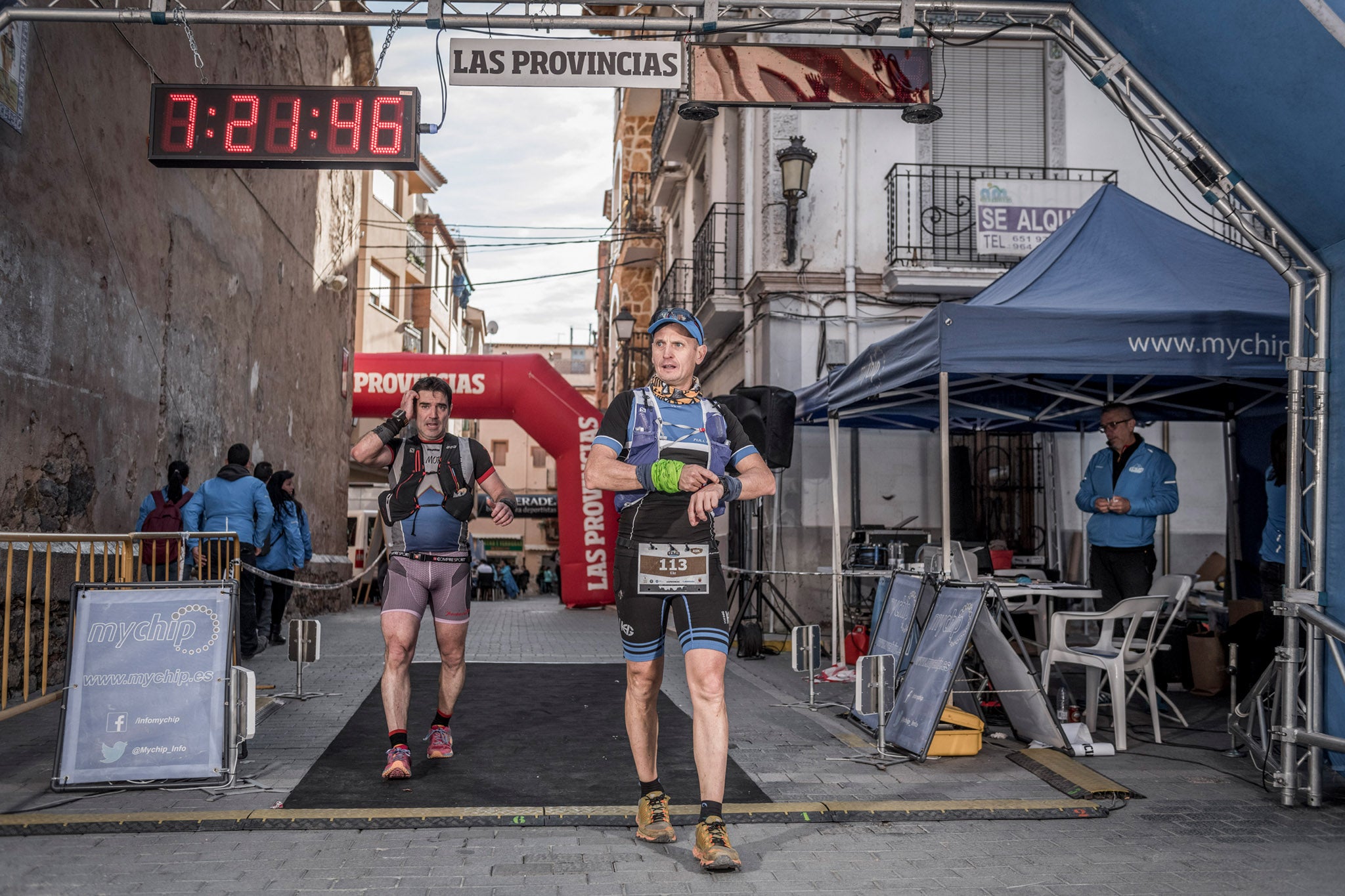 Galería de fotos de la llegada a meta de la carrera de 55 kilómetros del Trail de Montanejos 2018 