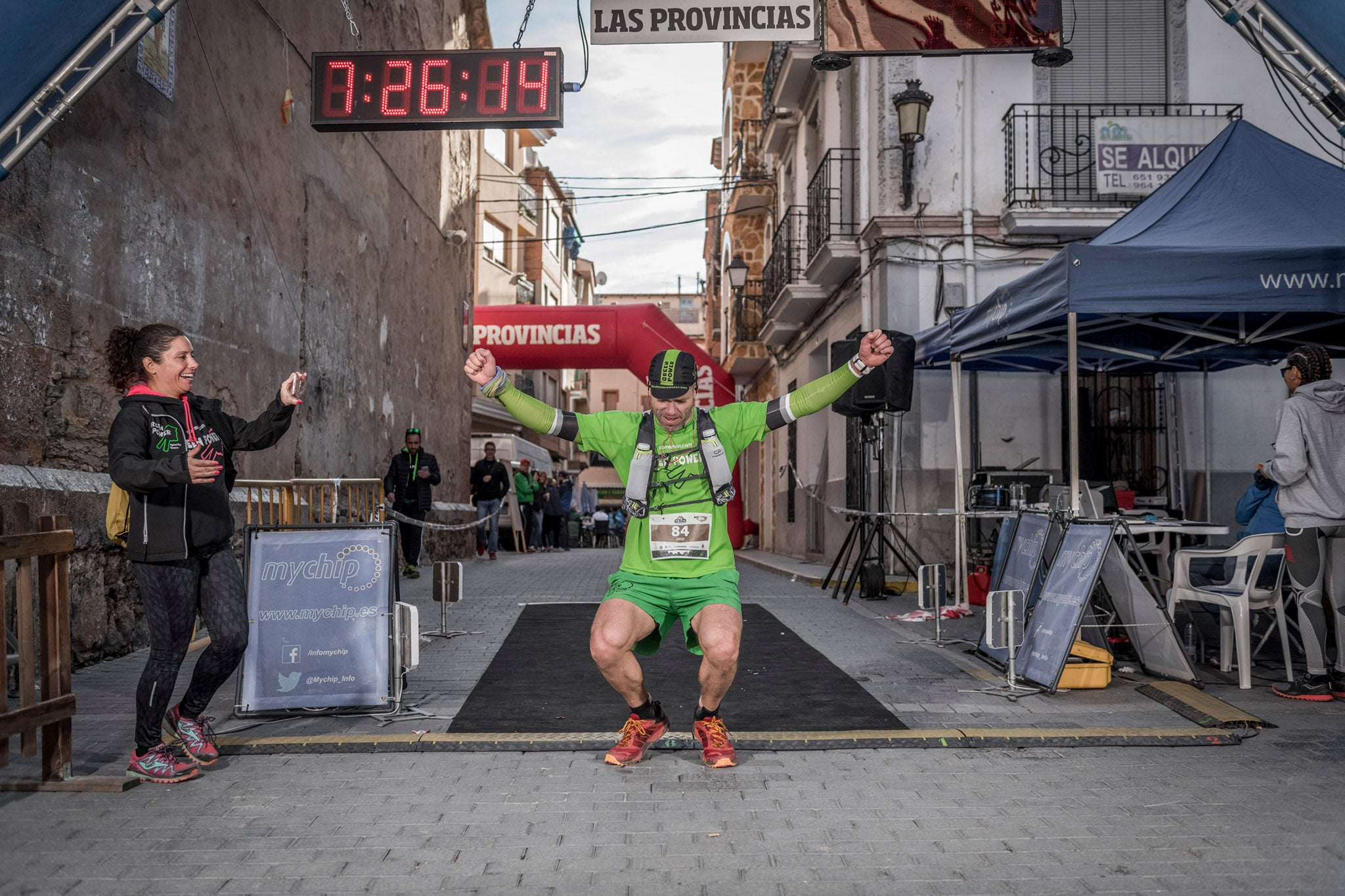 Galería de fotos de la llegada a meta de la carrera de 55 kilómetros del Trail de Montanejos 2018 