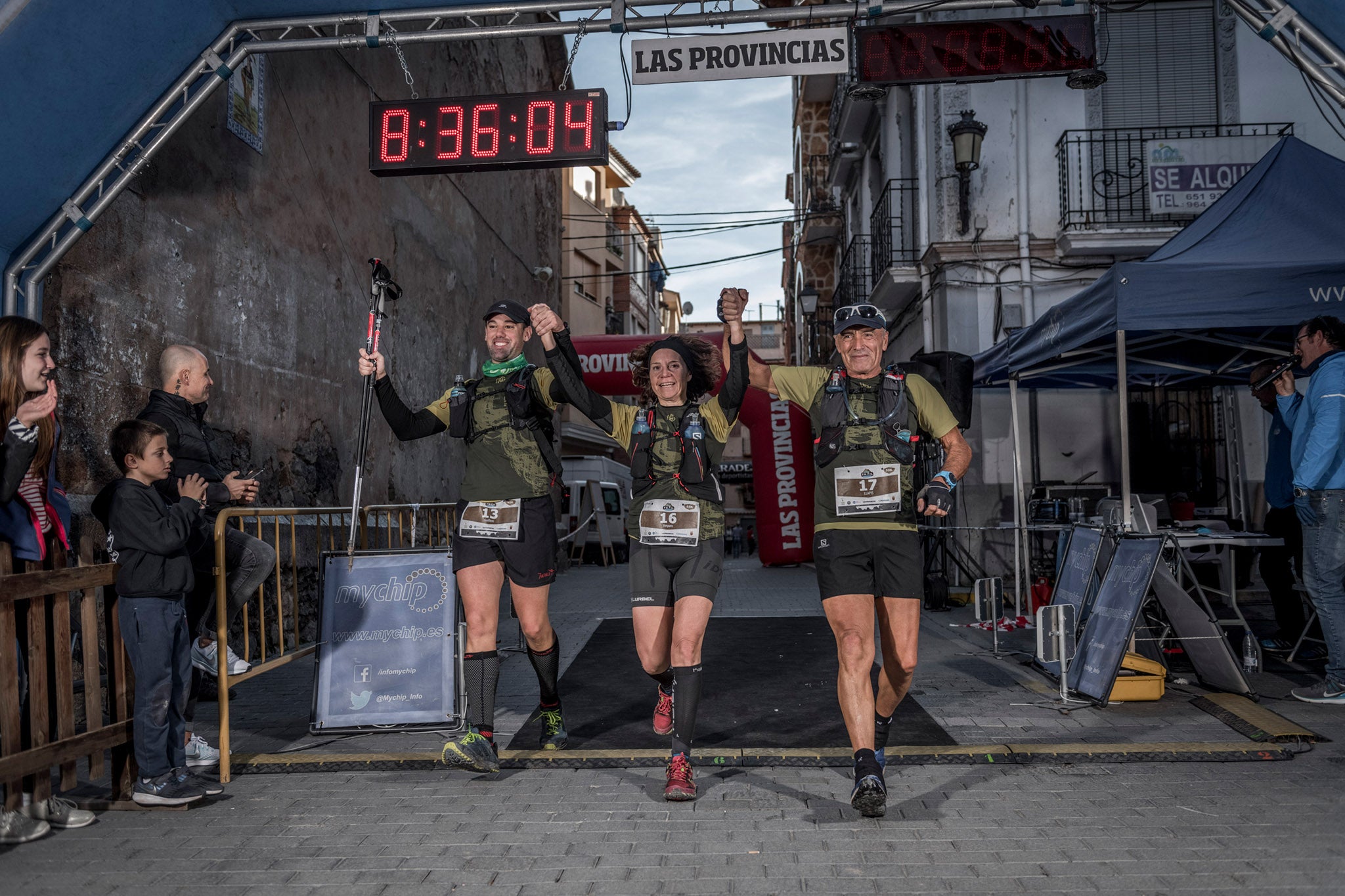 Galería de fotos de la llegada a meta de la carrera de 55 kilómetros del Trail de Montanejos 2018 