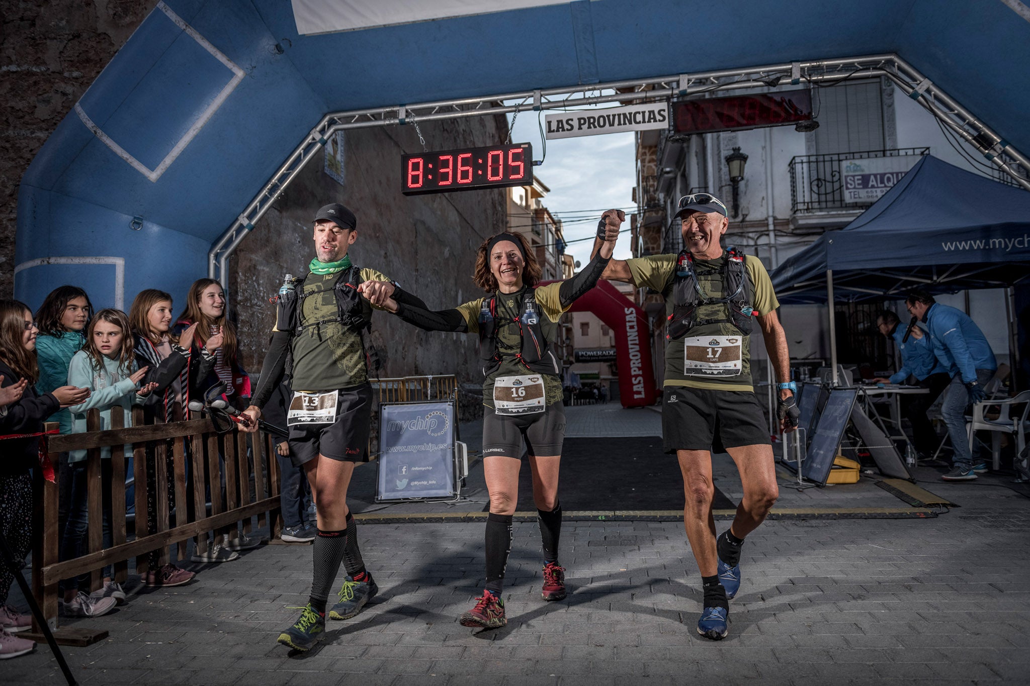 Galería de fotos de la llegada a meta de la carrera de 55 kilómetros del Trail de Montanejos 2018 