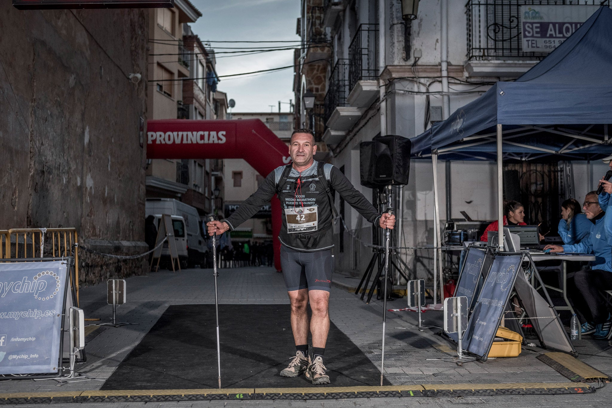 Galería de fotos de la llegada a meta de la carrera de 55 kilómetros del Trail de Montanejos 2018 