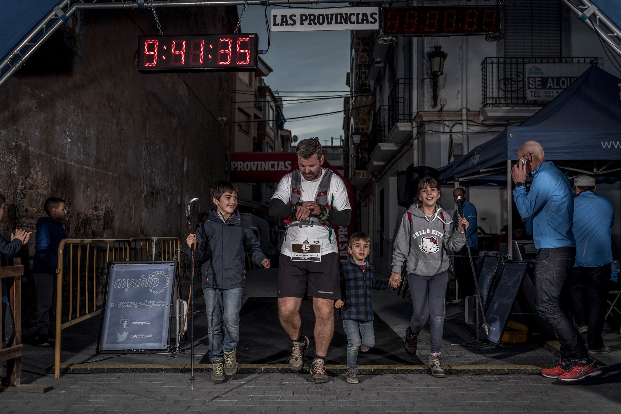 Galería de fotos de la llegada a meta de la carrera de 55 kilómetros del Trail de Montanejos 2018 