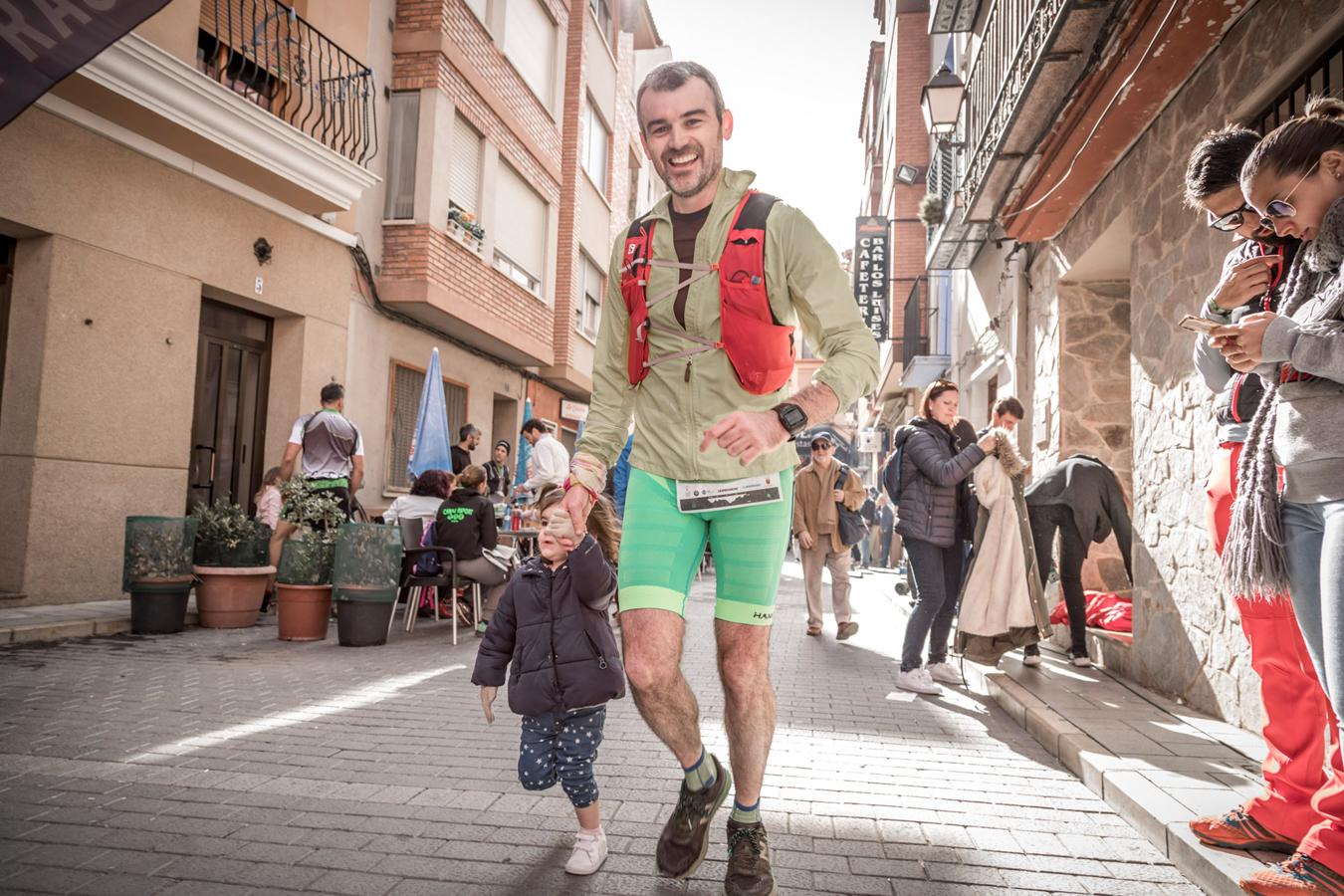 Galería de fotos de la llegada a meta de la carrera de 30 kilómetros del Trail de Montanejos 2018