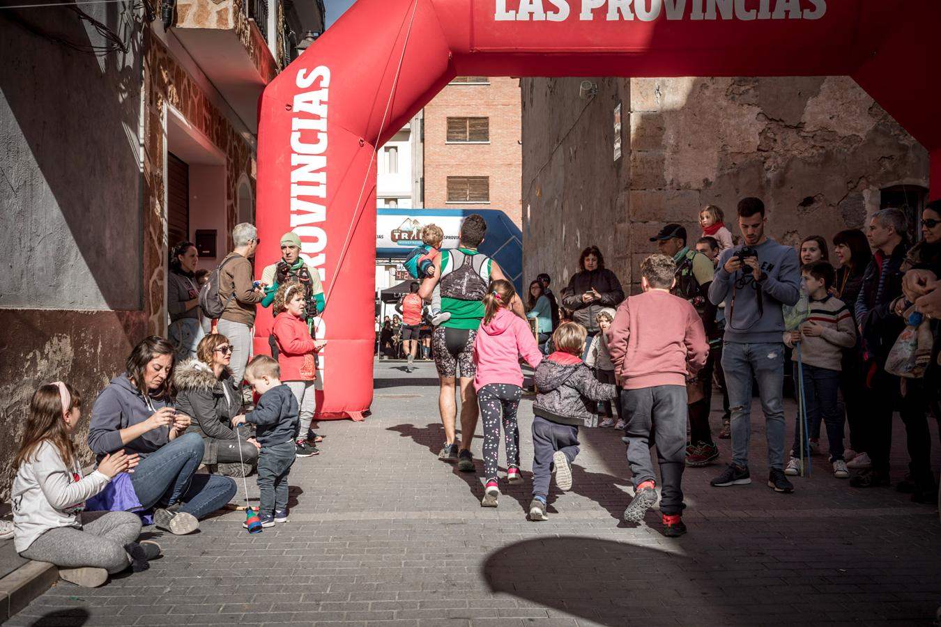 Galería de fotos de la llegada a meta de la carrera de 30 kilómetros del Trail de Montanejos 2018