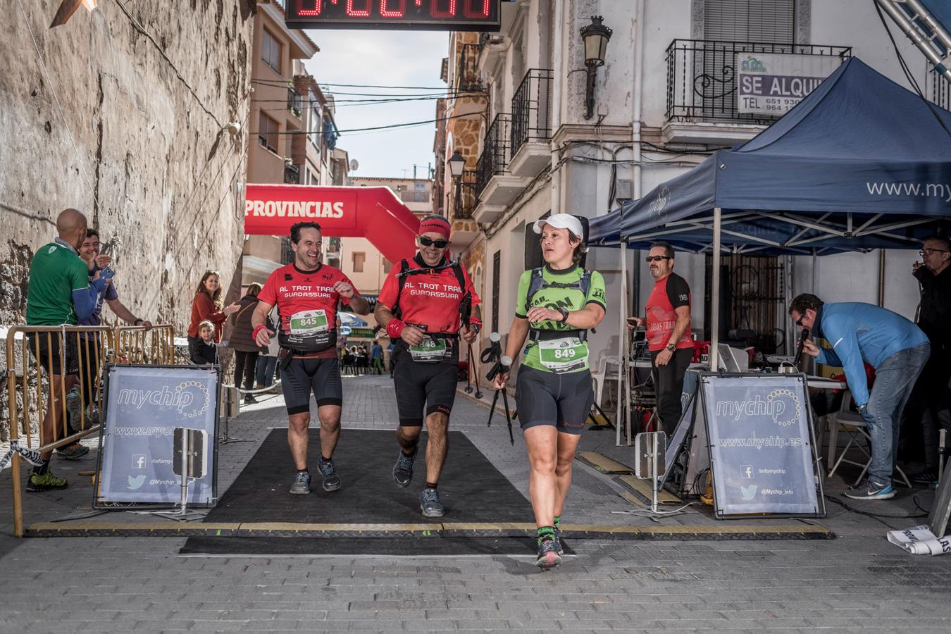 Galería de fotos de la llegada a meta de la carrera de 30 kilómetros del Trail de Montanejos 2018