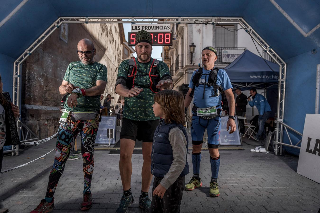 Galería de fotos de la llegada a meta de la carrera de 30 kilómetros del Trail de Montanejos 2018