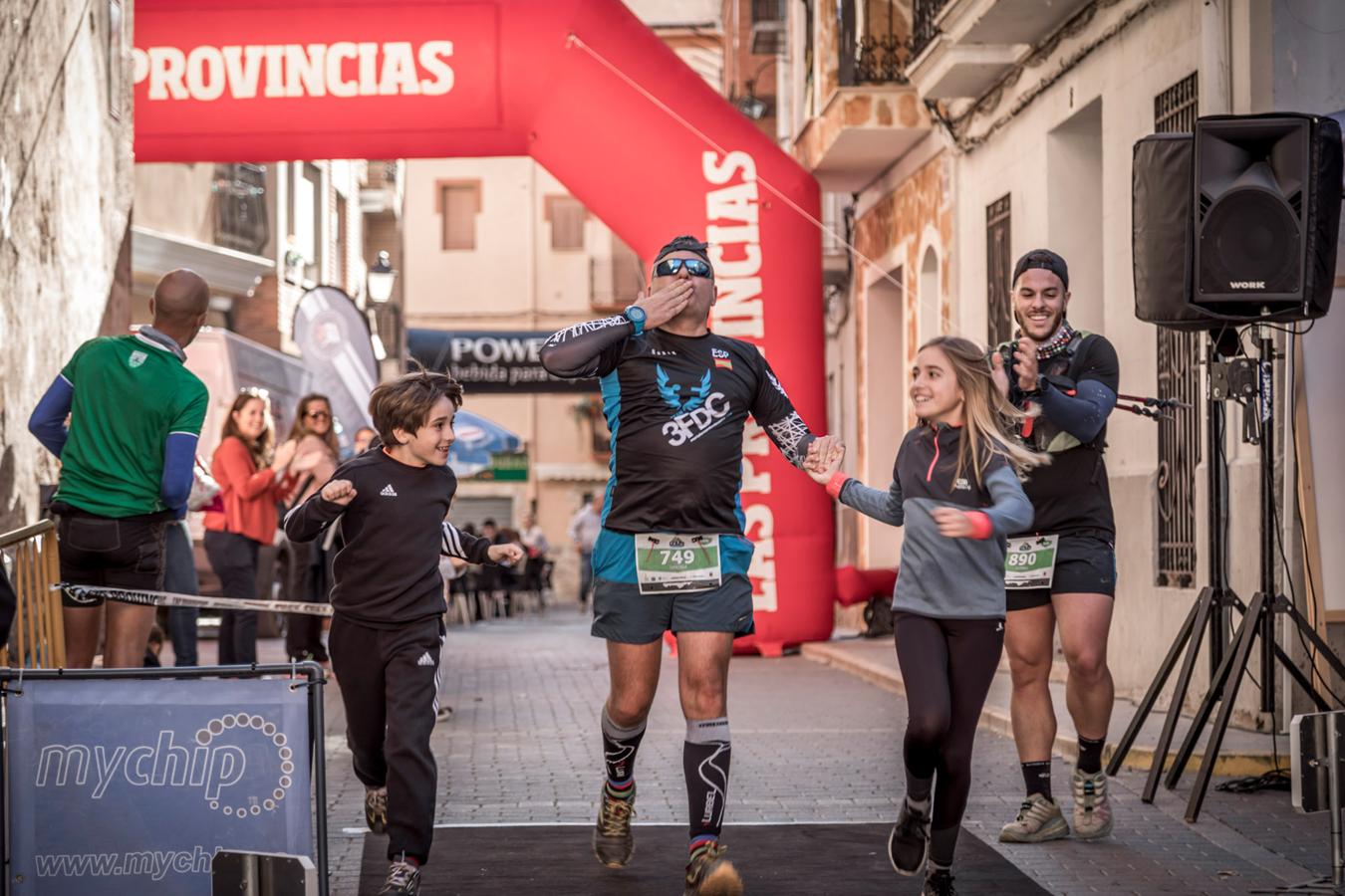 Galería de fotos de la llegada a meta de la carrera de 30 kilómetros del Trail de Montanejos 2018