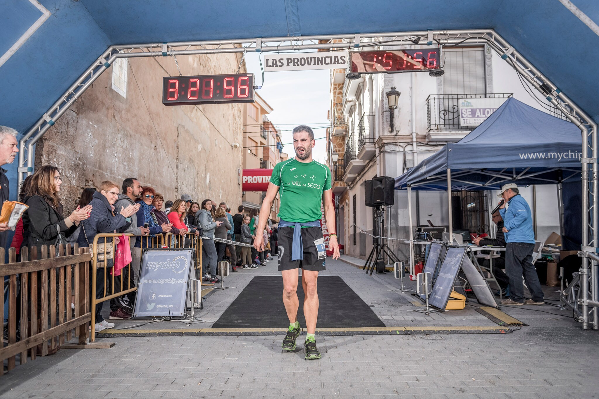 Galería de fotos de la llegada a meta de la carrera de 15 kilómetros del Trail de Montanejos 2018