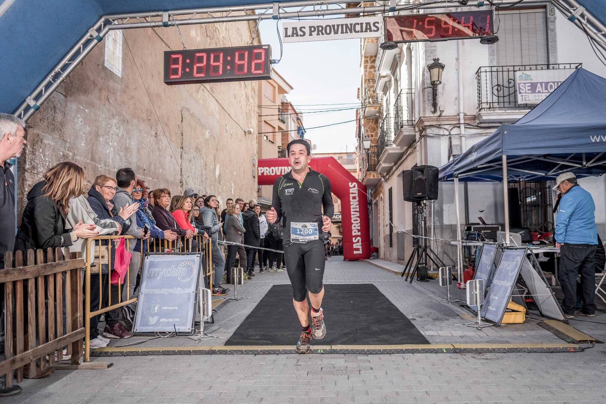 Galería de fotos de la llegada a meta de la carrera de 15 kilómetros del Trail de Montanejos 2018