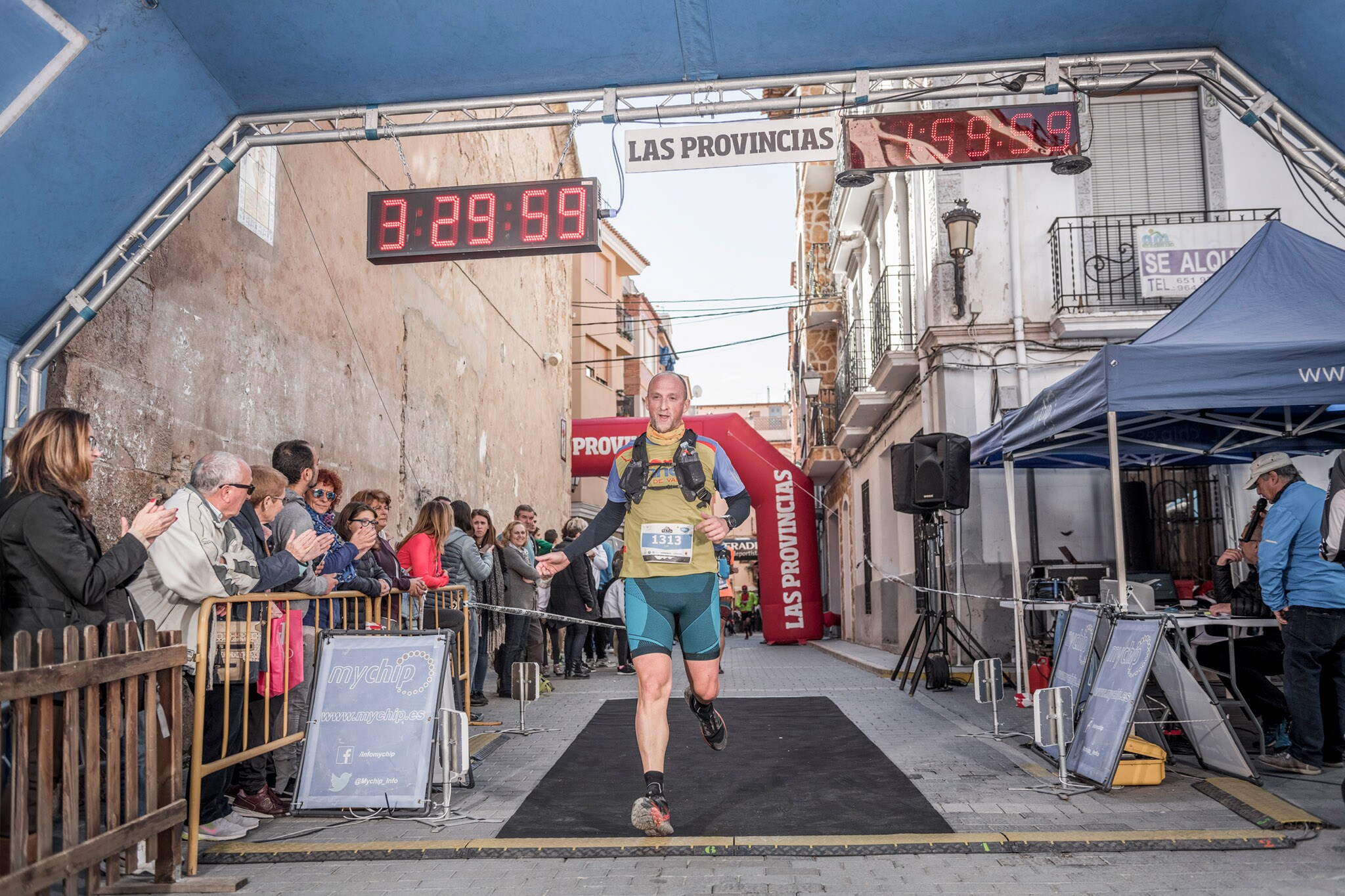 Galería de fotos de la llegada a meta de la carrera de 15 kilómetros del Trail de Montanejos 2018