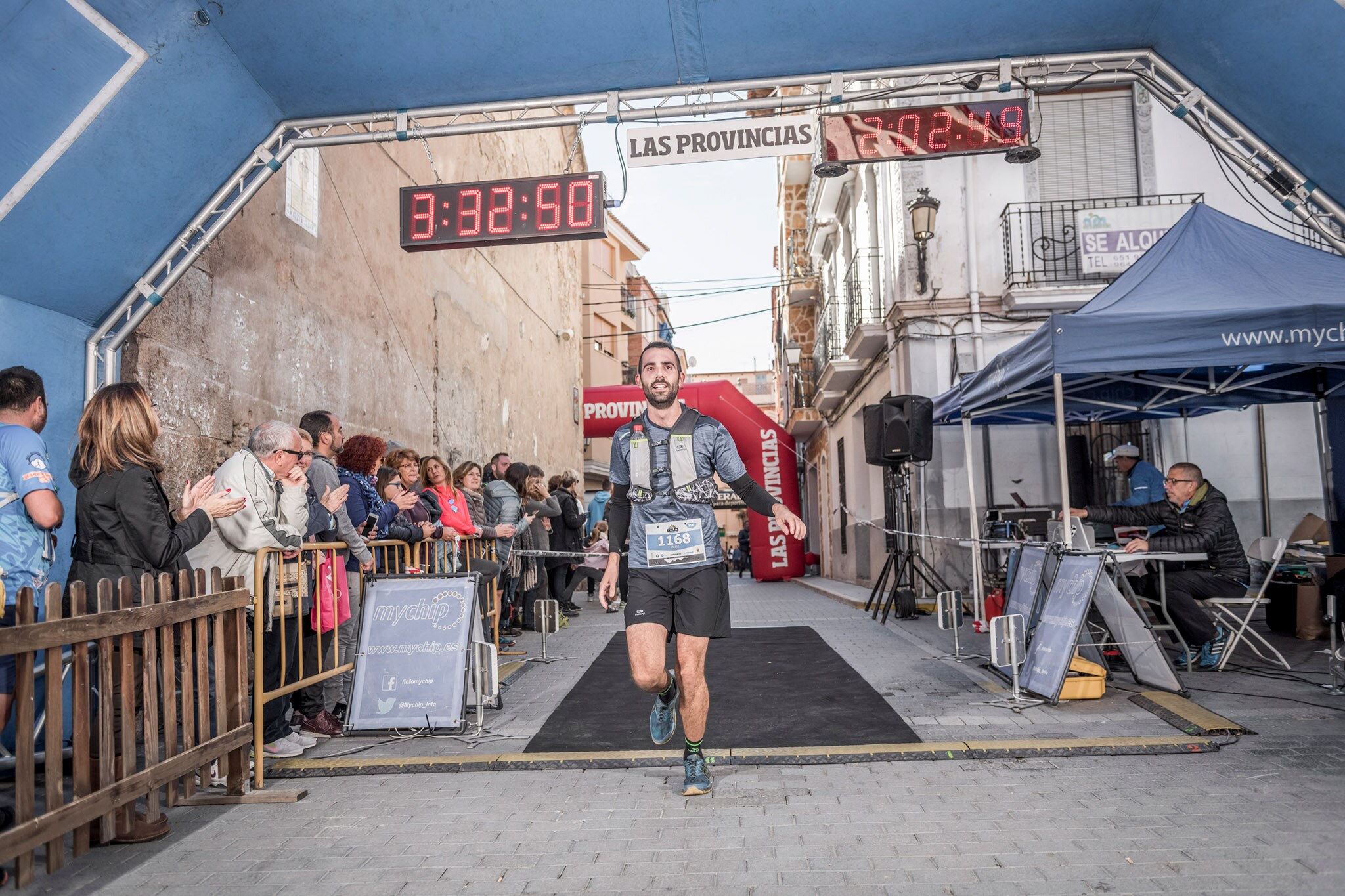 Galería de fotos de la llegada a meta de la carrera de 15 kilómetros del Trail de Montanejos 2018