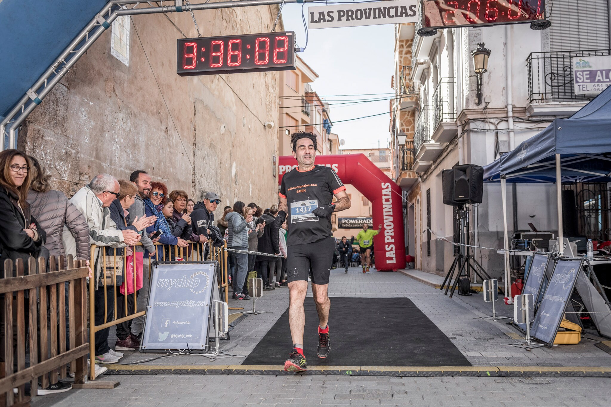 Galería de fotos de la llegada a meta de la carrera de 15 kilómetros del Trail de Montanejos 2018