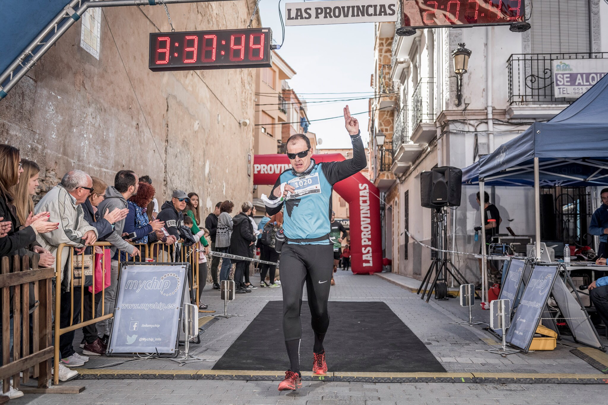 Galería de fotos de la llegada a meta de la carrera de 15 kilómetros del Trail de Montanejos 2018