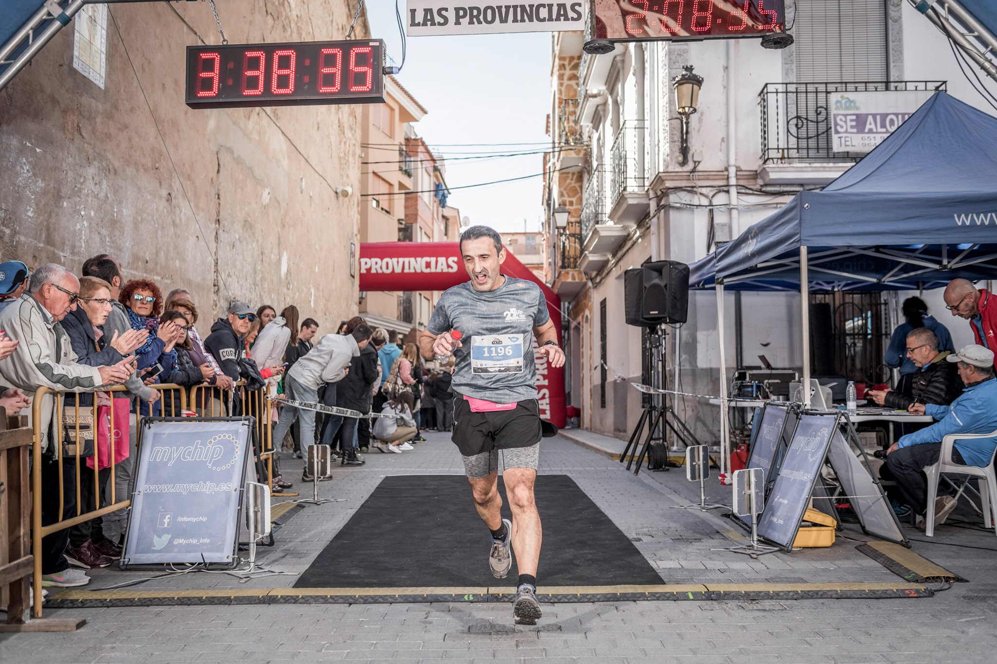 Galería de fotos de la llegada a meta de la carrera de 15 kilómetros del Trail de Montanejos 2018