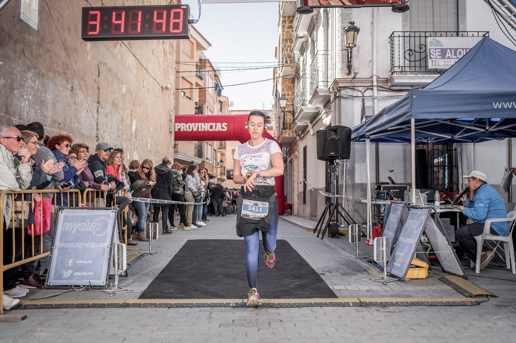 Galería de fotos de la llegada a meta de la carrera de 15 kilómetros del Trail de Montanejos 2018