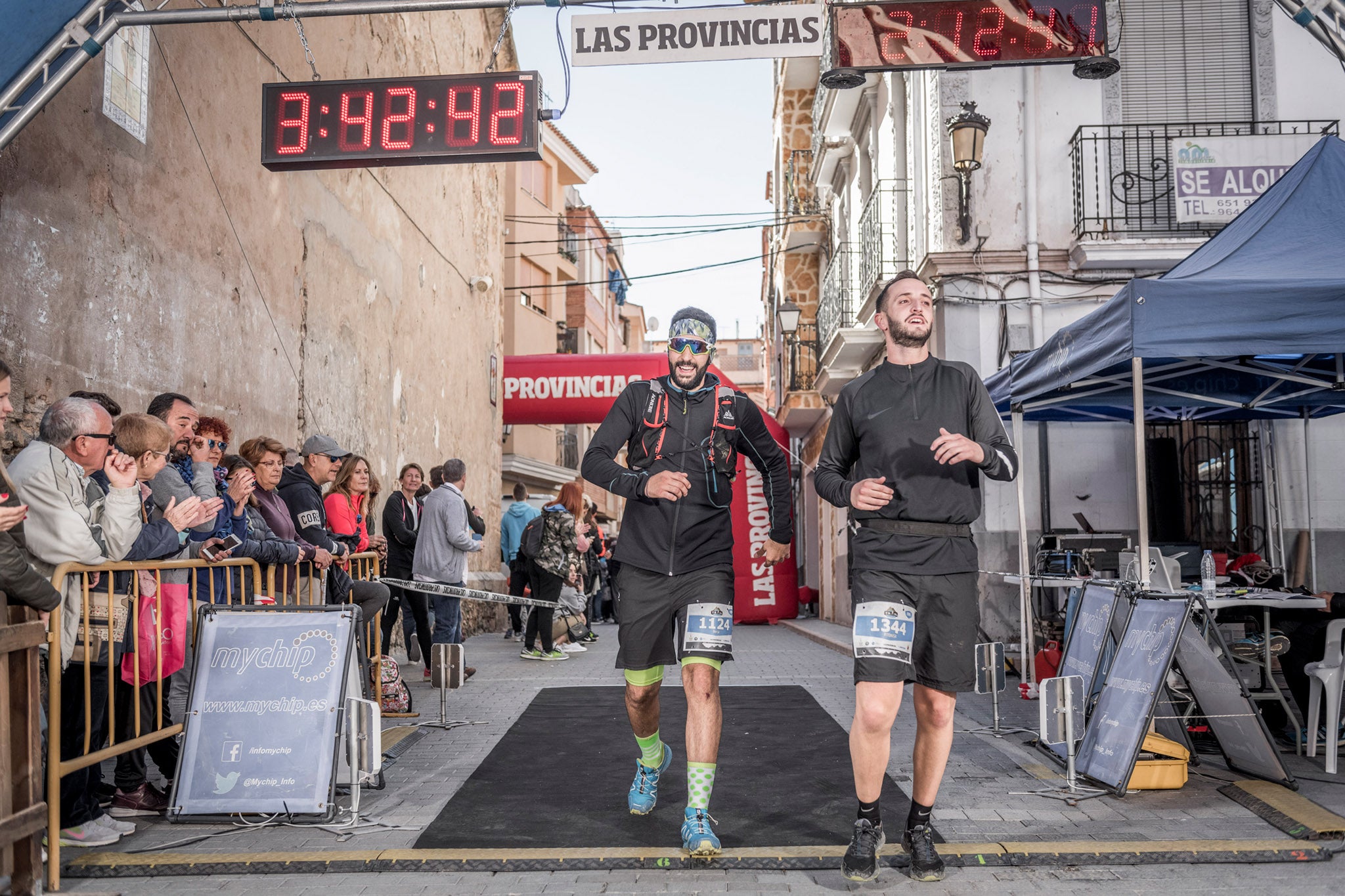 Galería de fotos de la llegada a meta de la carrera de 15 kilómetros del Trail de Montanejos 2018