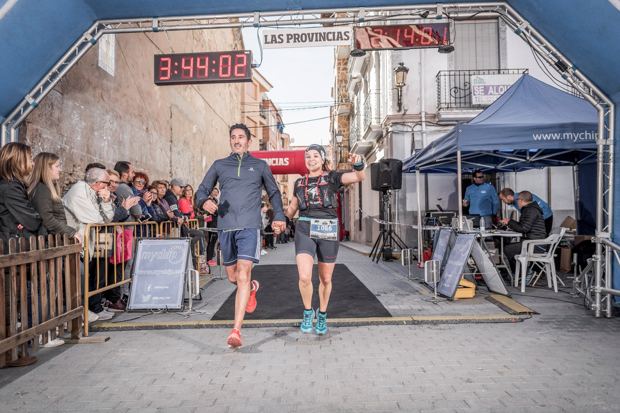 Galería de fotos de la llegada a meta de la carrera de 15 kilómetros del Trail de Montanejos 2018