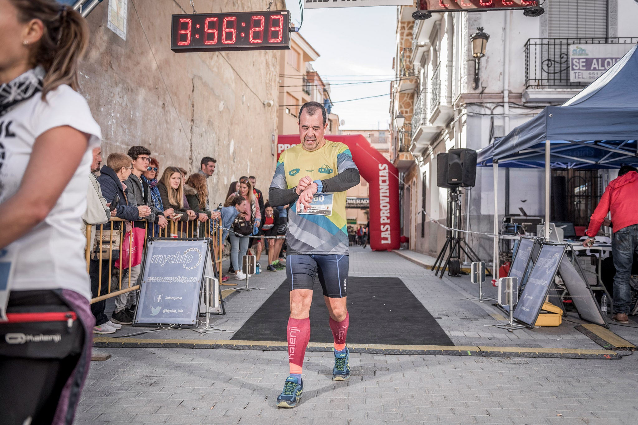 Galería de fotos de la llegada a meta de la carrera de 15 kilómetros del Trail de Montanejos 2018