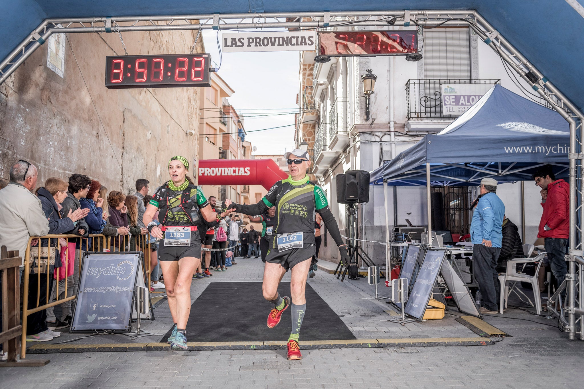 Galería de fotos de la llegada a meta de la carrera de 15 kilómetros del Trail de Montanejos 2018