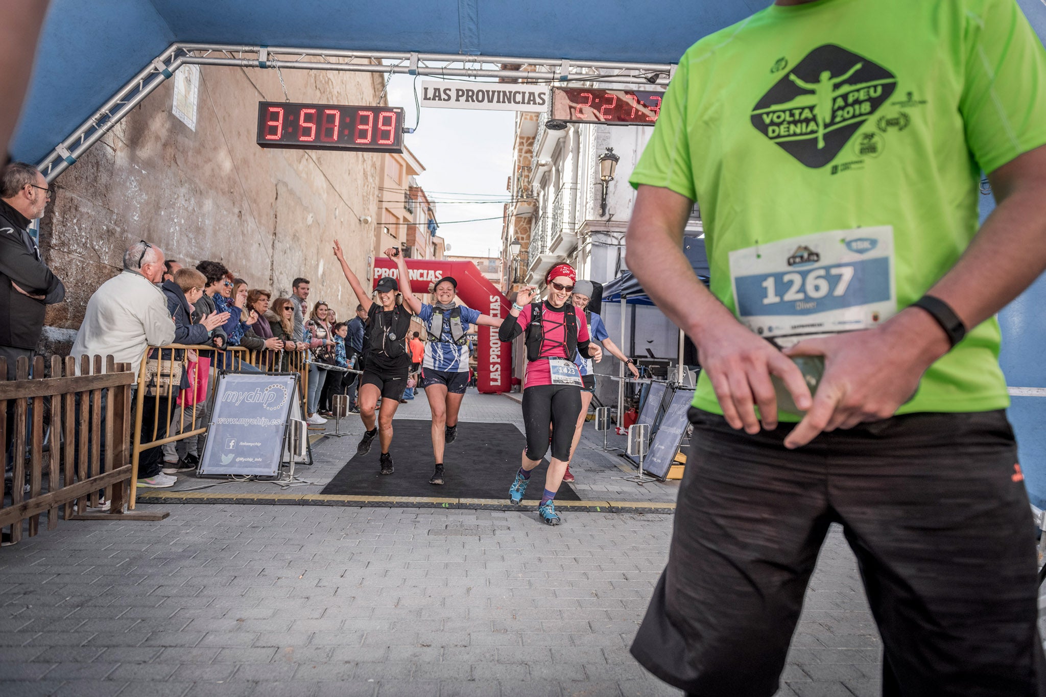 Galería de fotos de la llegada a meta de la carrera de 15 kilómetros del Trail de Montanejos 2018