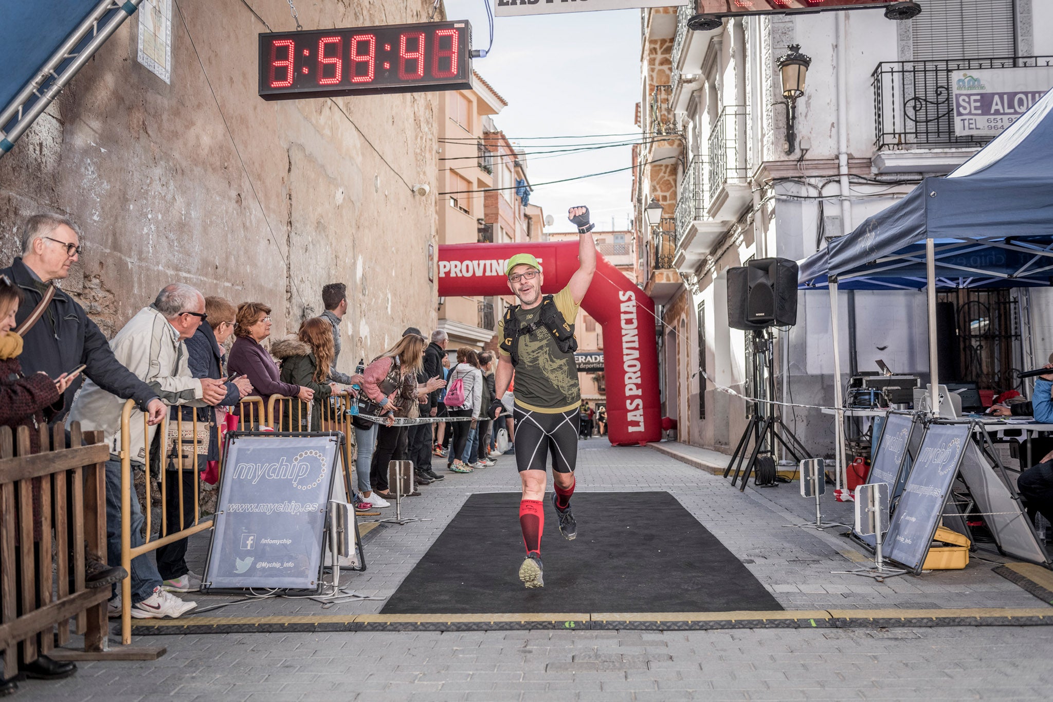 Galería de fotos de la llegada a meta de la carrera de 15 kilómetros del Trail de Montanejos 2018