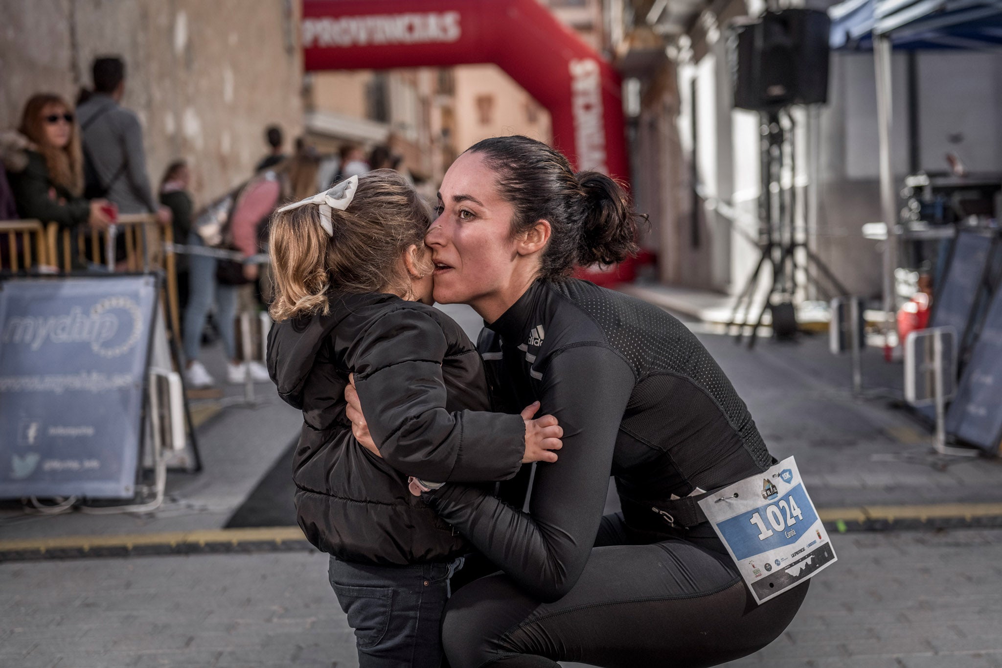 Galería de fotos de la llegada a meta de la carrera de 15 kilómetros del Trail de Montanejos 2018